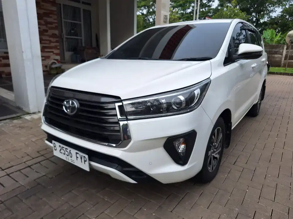 Innova V AT Diesel 2021