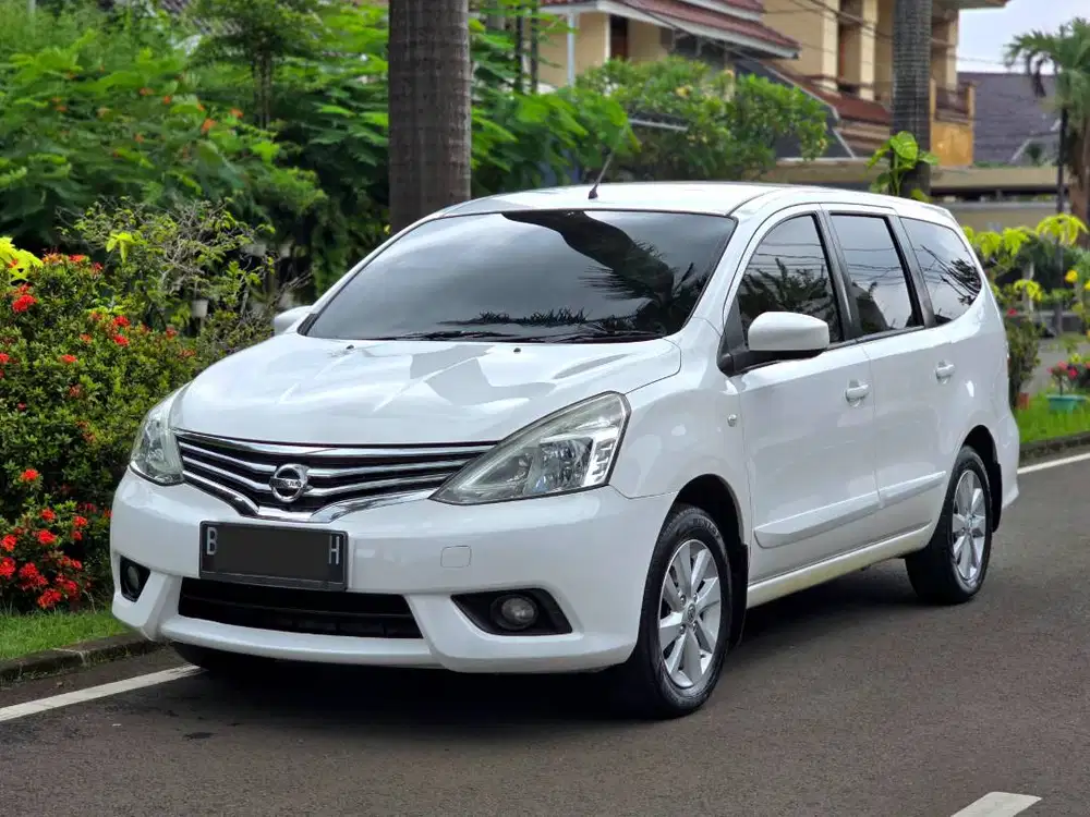 Nissan Grand Livina XV 2016 1.5 AT Putih Matic