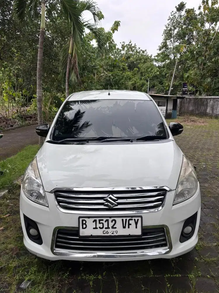 Ertiga 2014 Matic Putih - Tangan Pertama