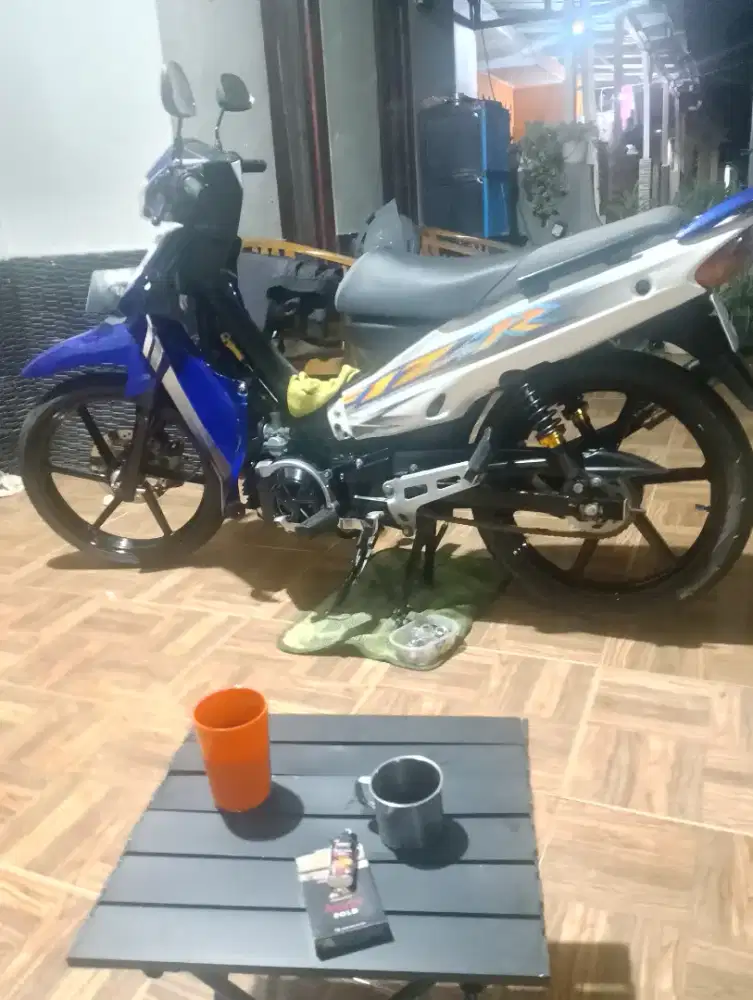Yamaha fiz R 110 warna biru