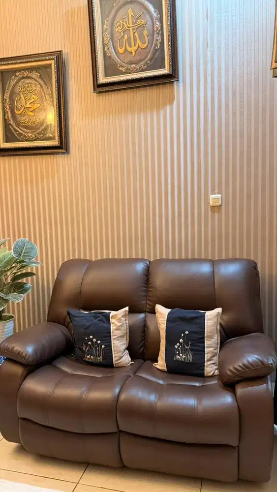 Sofa Chandra Karya (Second Like New)