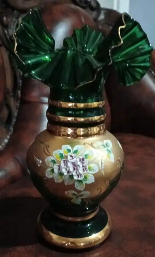 Guci dan 1 set gelas