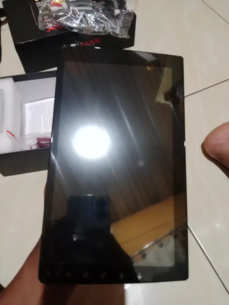 Android TV untuk mobil 9 inchi Ram 6/64 merek max gear. Kondisi baru