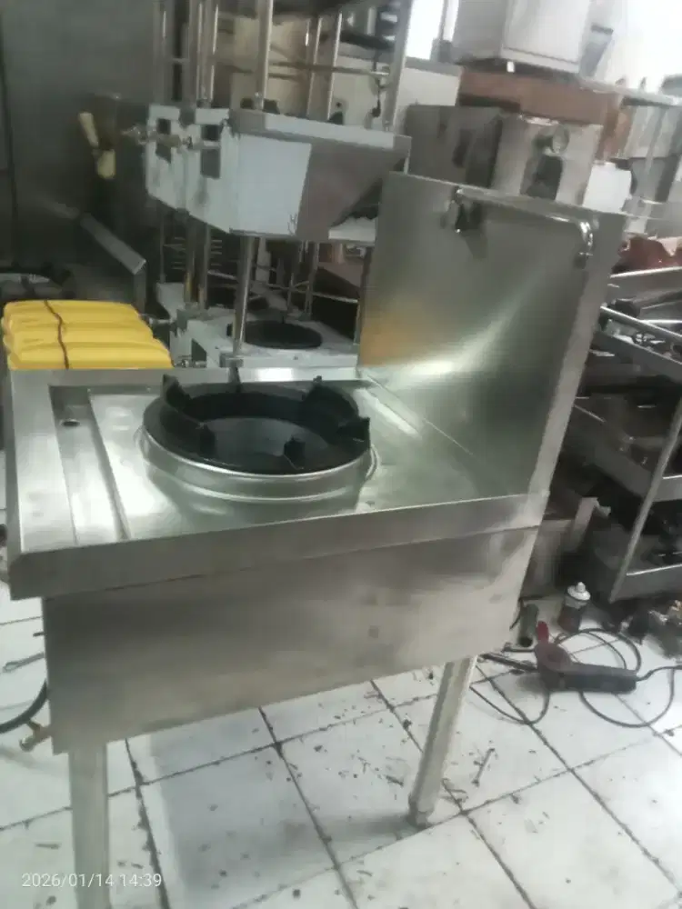 Kompor kwalirange blower ukuran 75x60x80 kondisi mulus seperti di fto