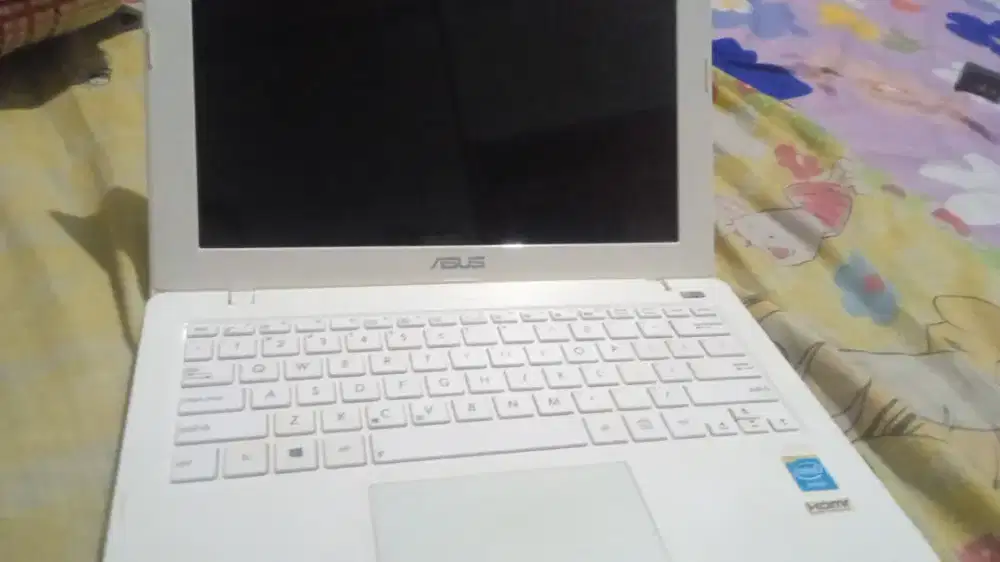 Jual laptop tdk terpakai .