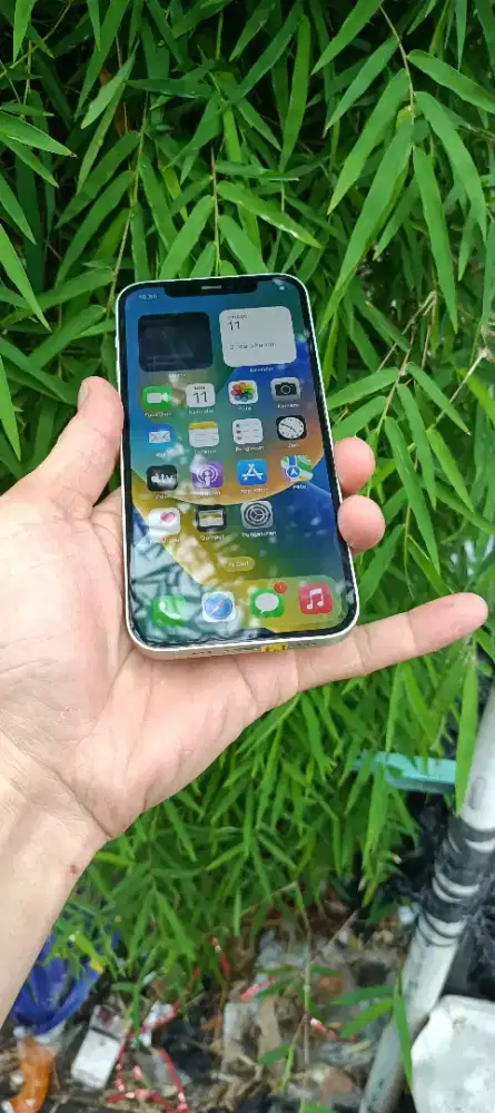 Iphone 12.  128 gb inter