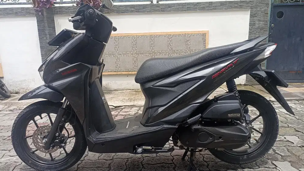 Honda beat new deluxe CBS ISS tahun 2024.
