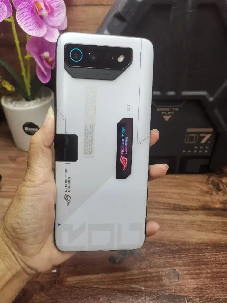 Asus rog phone 7 ultimate white 16/512 GB mulus 98% ful original resmi