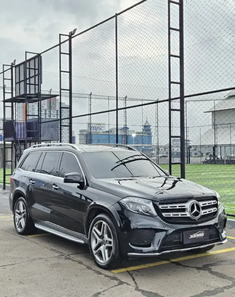 Mercy GLS400  AMG 2017

Black on Black