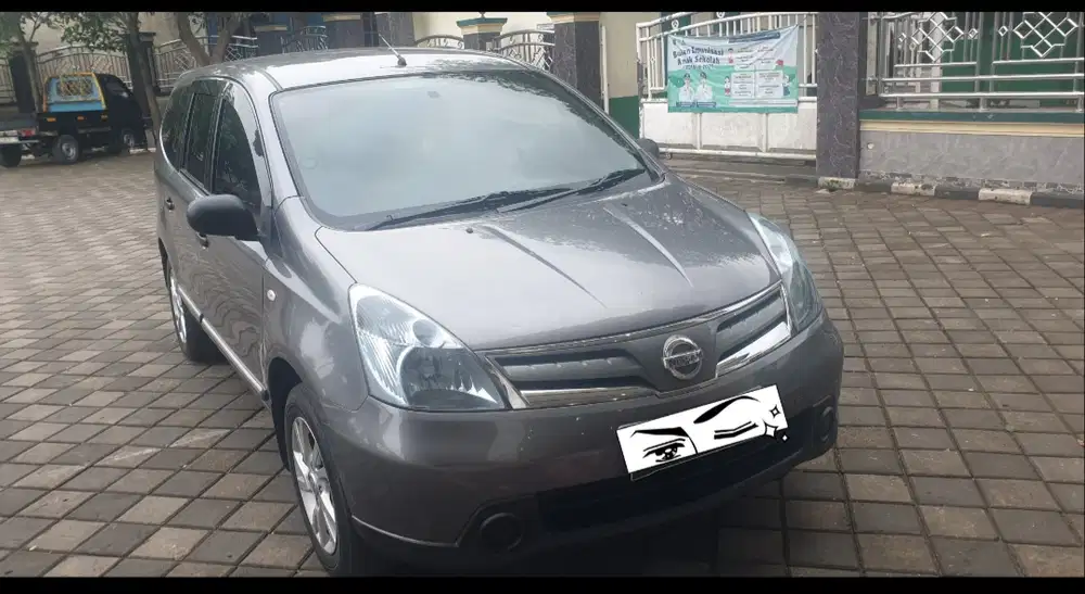 Nissan Grand livina 2012 Bensin Istimewa!!