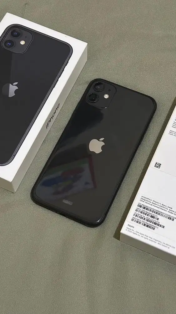 iPhone 11 64GB Black Ex iBox Mulusss !!