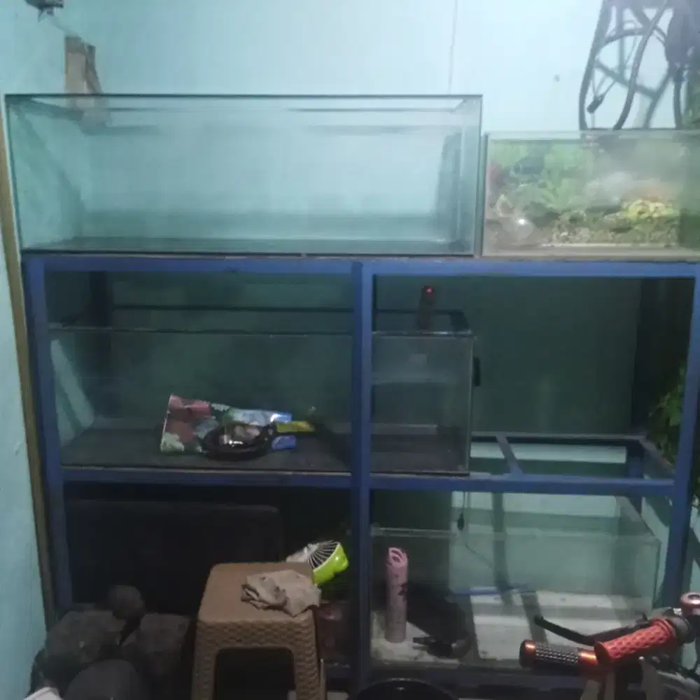 RAK BESI KEKAR & AQUARIUM