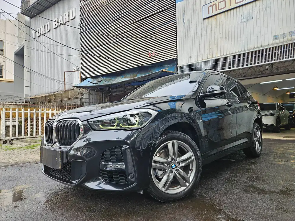 Antik 24 rb km BMW X1 M sport sDrive 1.8i 2023 nik 2022 hitam black