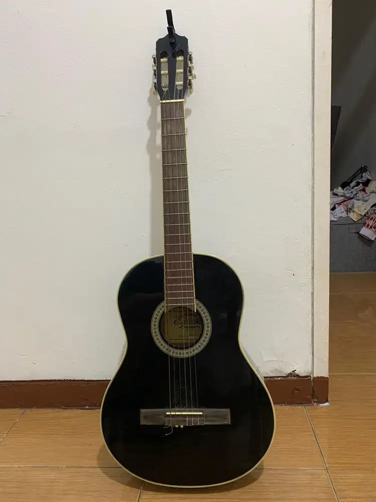 Gitar akustik bekas espanola asli