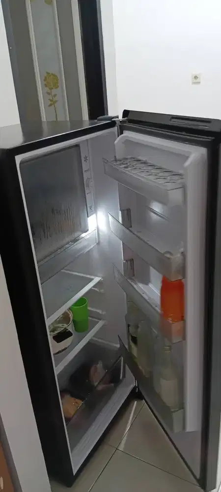 Kulkas aqua aqr-d225