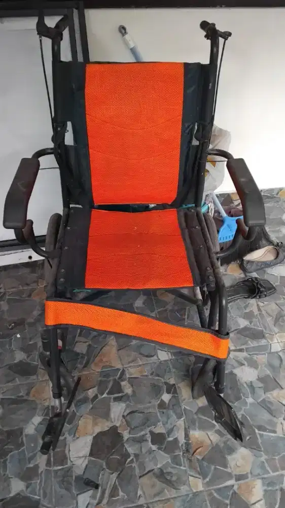 Dijual kursi roda