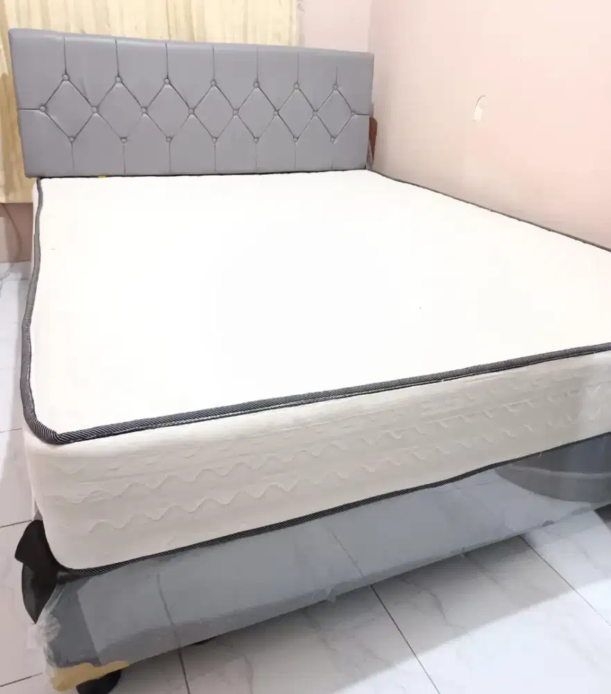 Dijual Cepat 1 unit kasur+divan dan Lemari (1,5 jt Nego)