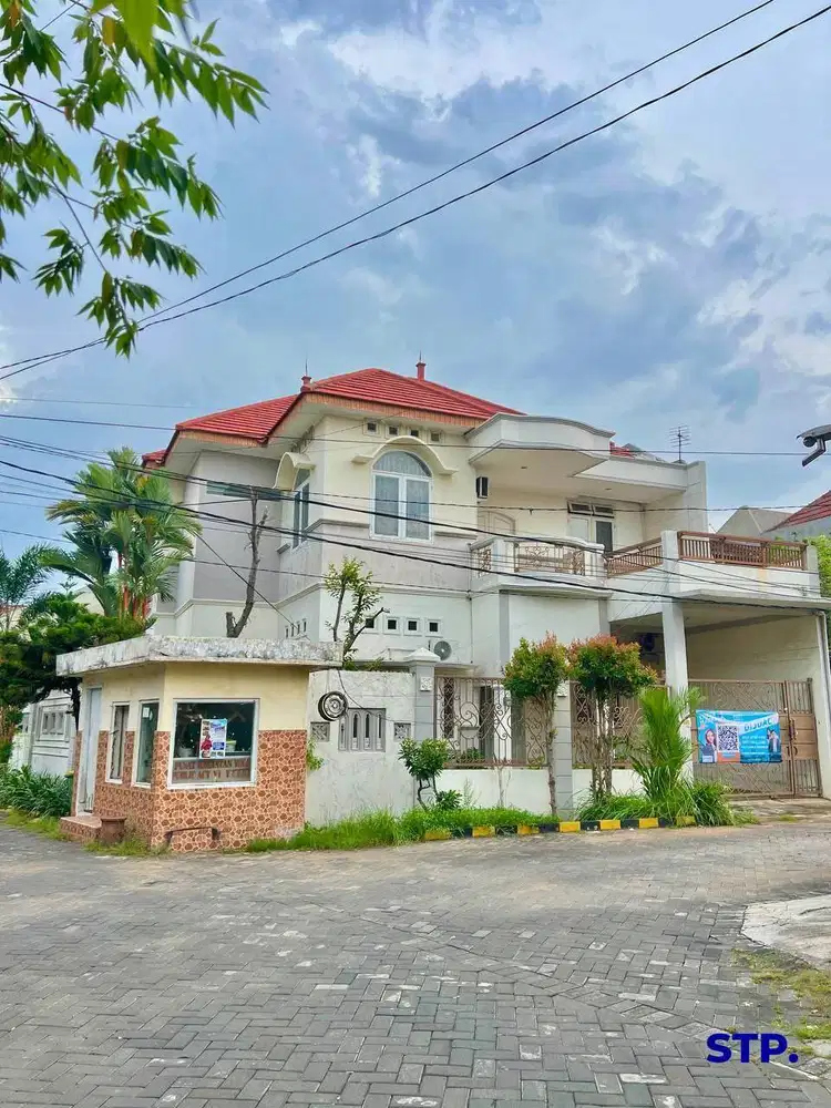 13JTan/m2 UNDER PRICE RUMAH HOOK  MEGAH DI SUTOREJO SELATAN DEKAT ITS