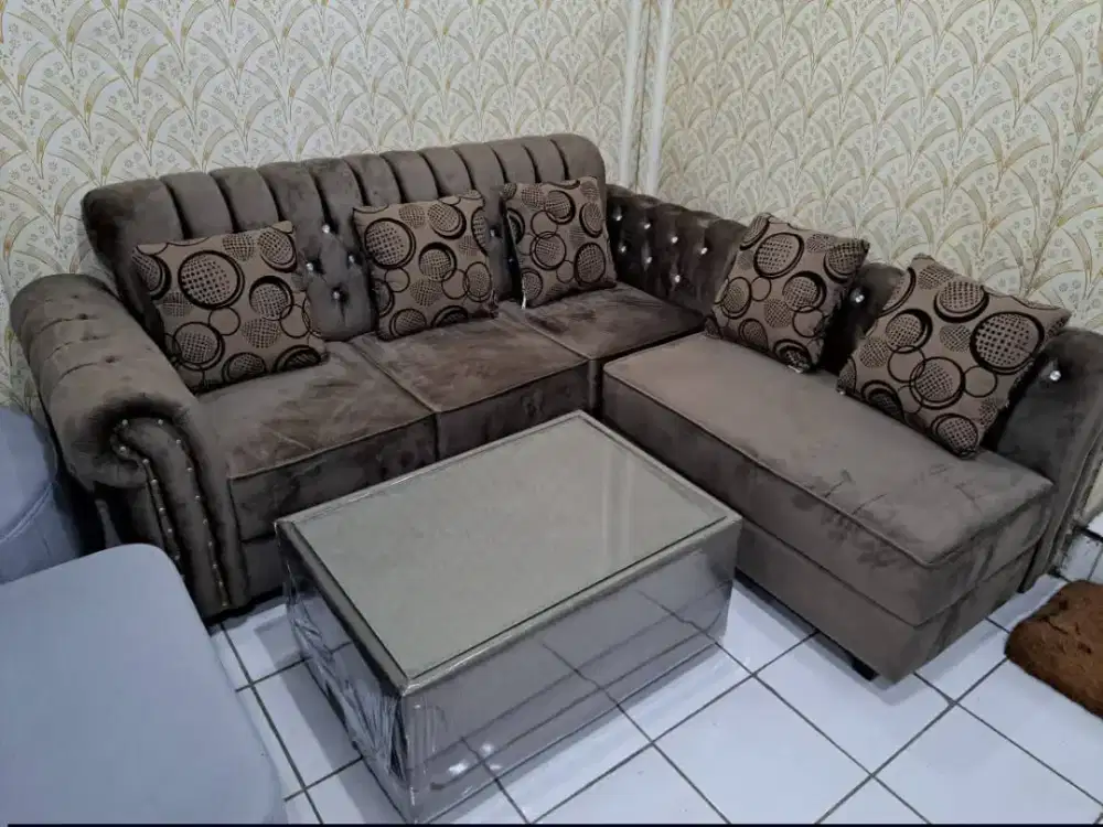 Sofa tamu tipe L kancing full bludru,merk Merlion garansi pabrik 3thn