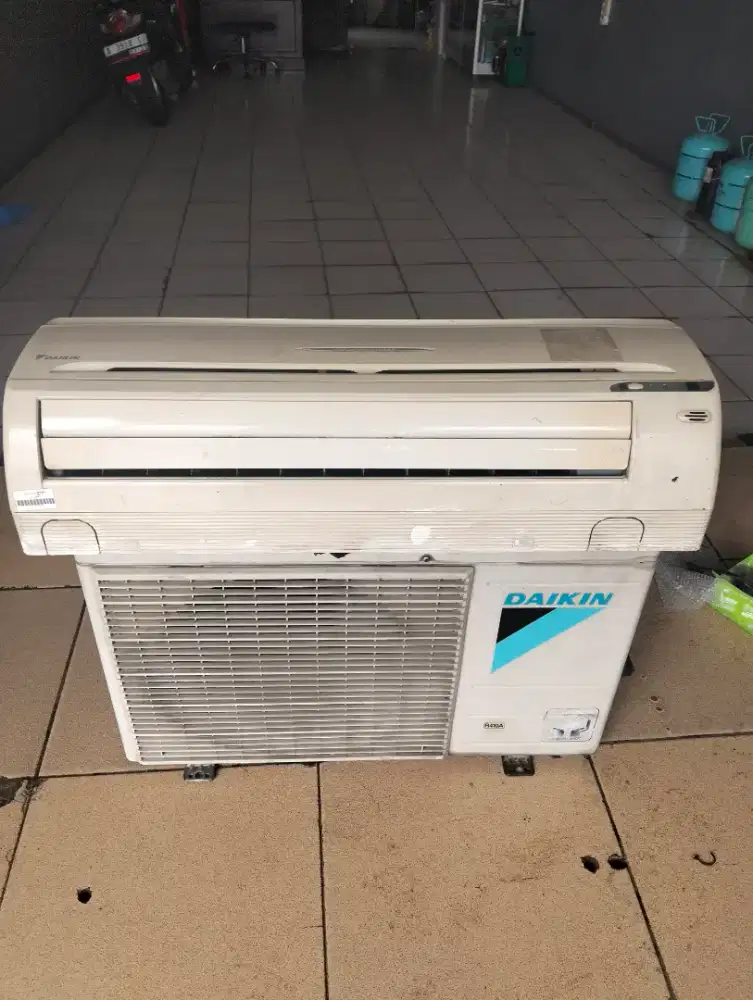 AC Daikin 1PK kondisi masih bagus dingin
