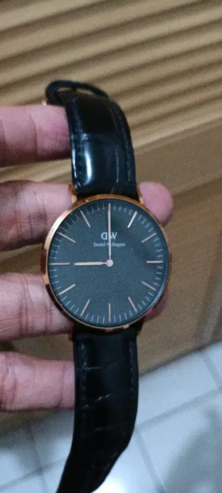 jam DW daniel wellington
