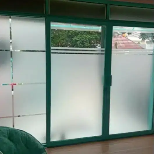 PUSAT PASANG STIKER KACA Sandblast oneway Kaca Film & Cutting Sticker