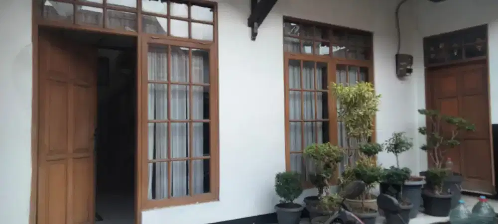 Rumah 2 lantai,7kamar,3kamar mandi