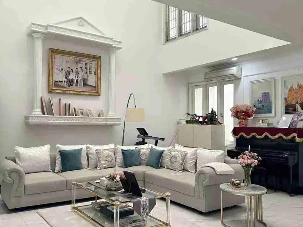 Rumah Mewah sangat murah ada pool harga di bawah pasar di Green Garden