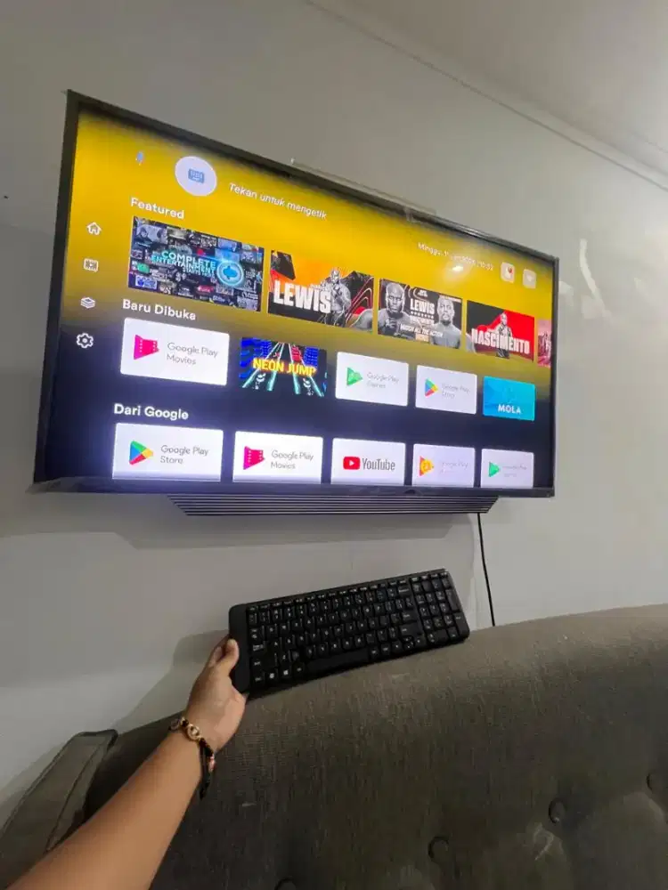 DI JUAL TV POLYTRON SUDAH SMART TV FREE KEBORD