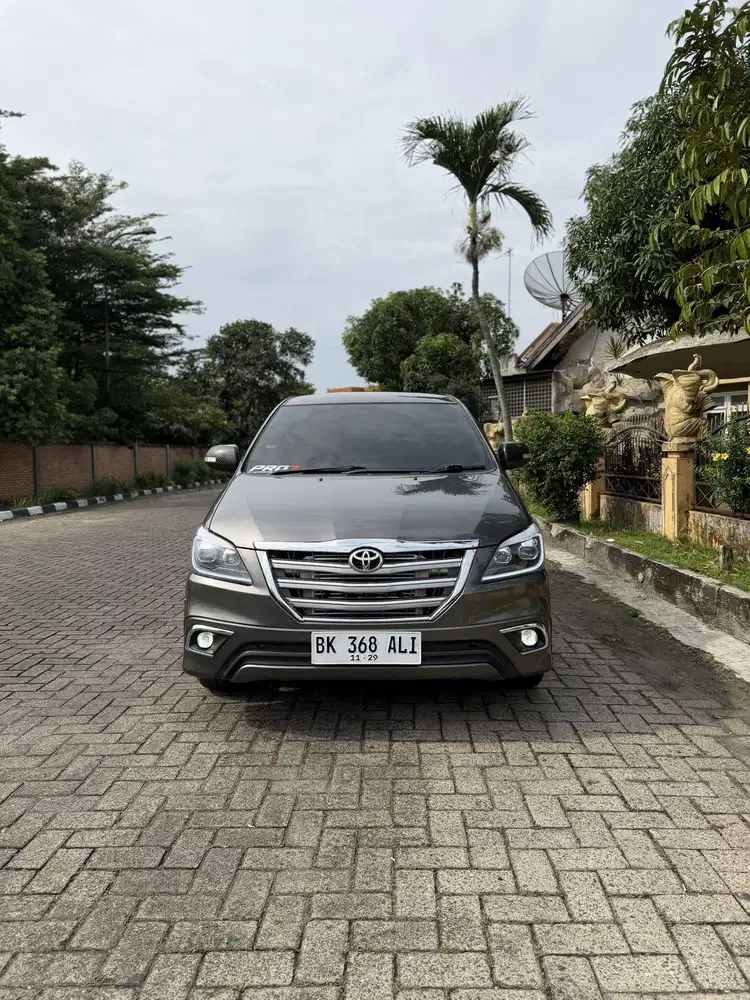 Kijang innova 2.5 V AT CUMI