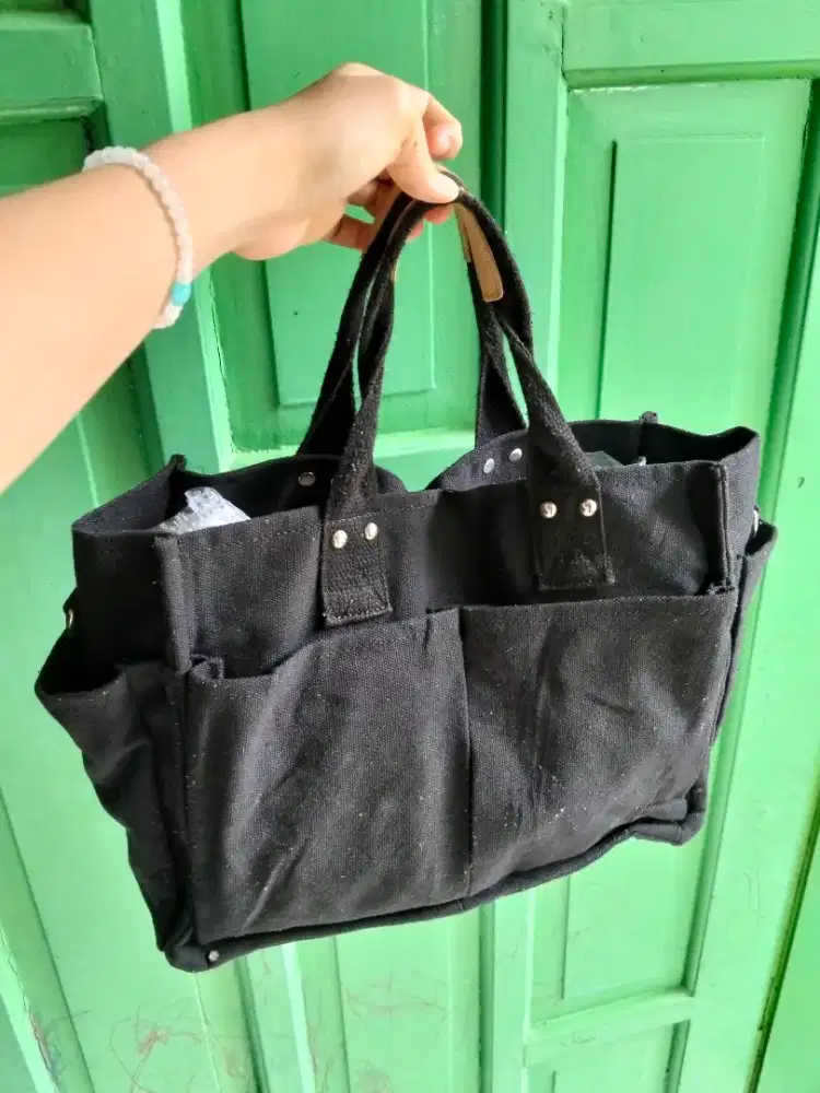 Tas Hobbo Kanvas SlingBag Hitam pekat