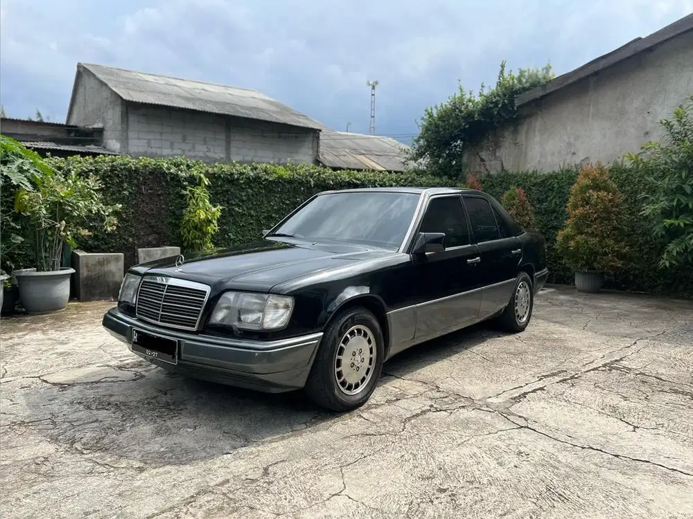 Mercedes benz E320 W124