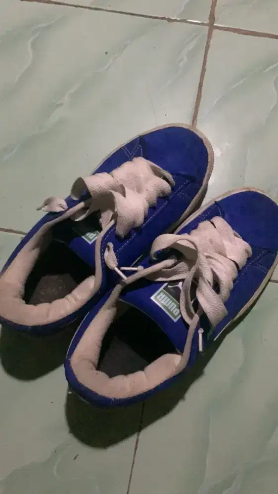 SEPATU PUMA BIRU MASIH BAGUS
