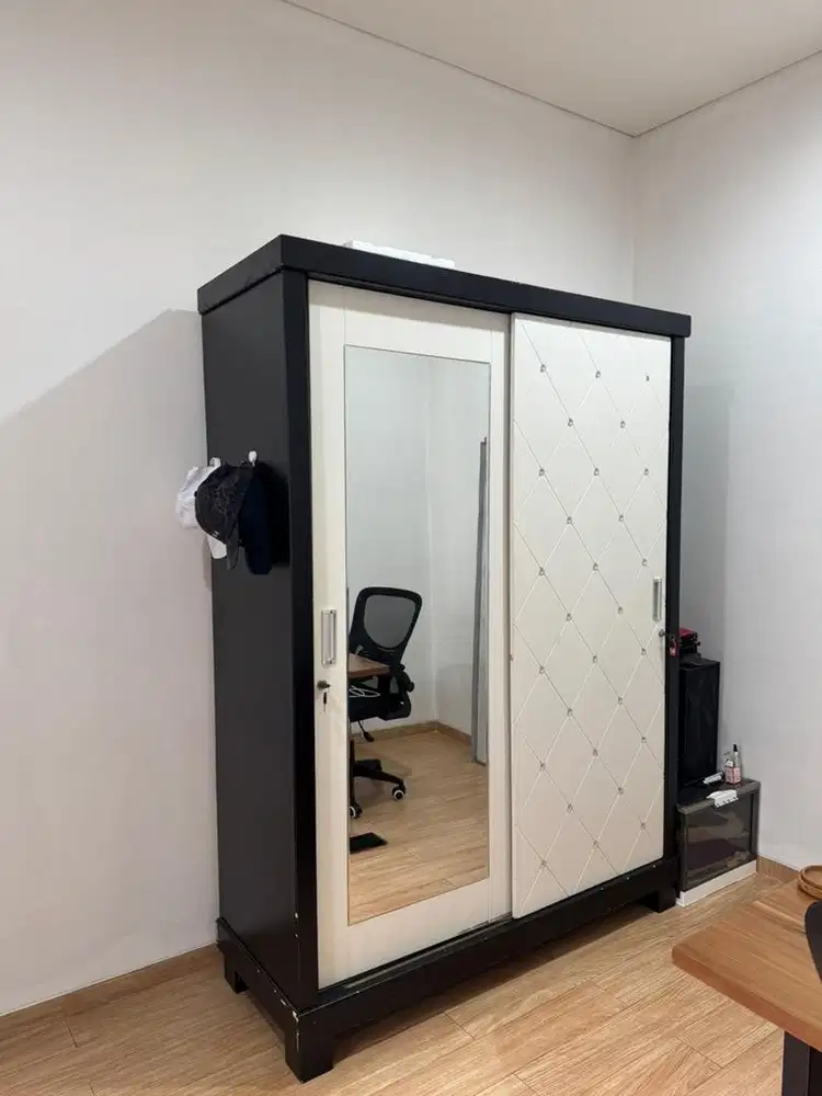 Lemari tinggi 2 meter besar second