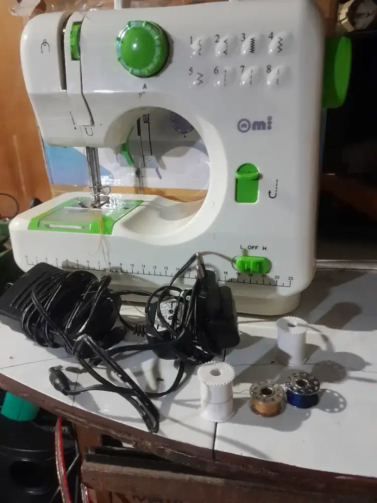 Mesin jahit portable