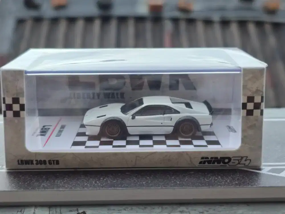 Diecast Inno64 Ferrari 308 GTB LBWK