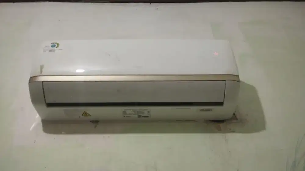AC GREE 1/2 PK LIKE NEW