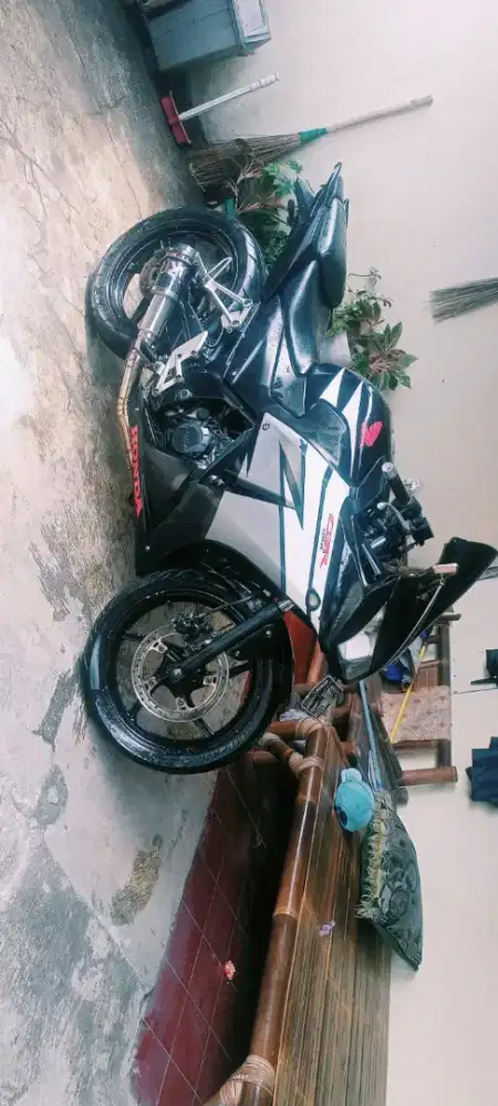 Di jual Honda  CBR 150 k54 2015