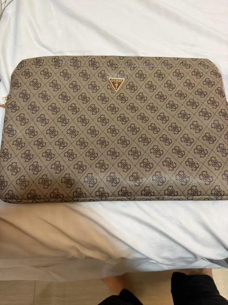 Guess Case Sleeve Macbook / Laptop 15inch / 16 inch Original PlayWorks