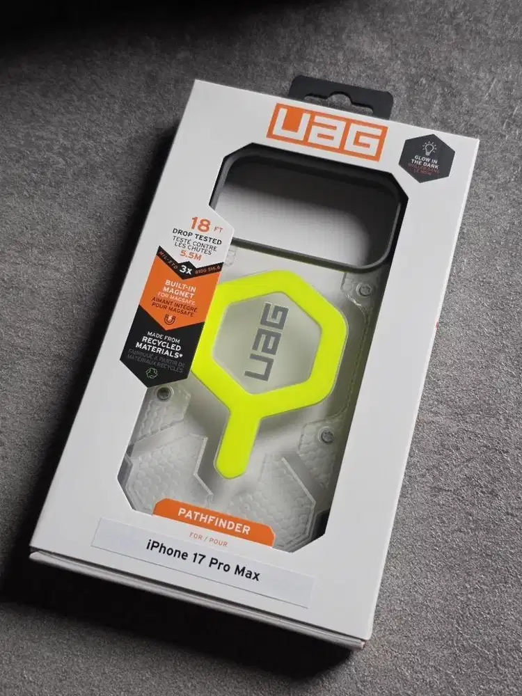 Case UAG Pathfinder Active Neon iPhone 17 Promax kondisi Baru