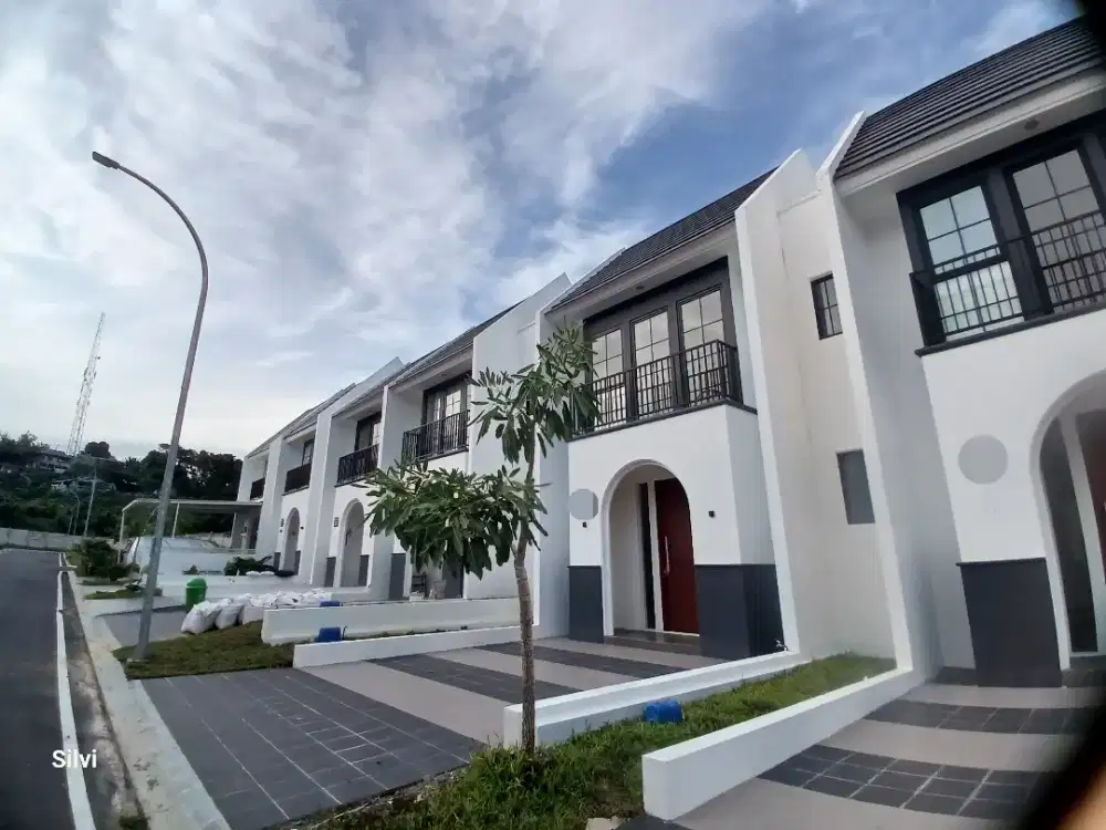 Disewakan rmh baru 2lt cantik include prabot di CitraLand Winangun Mdo