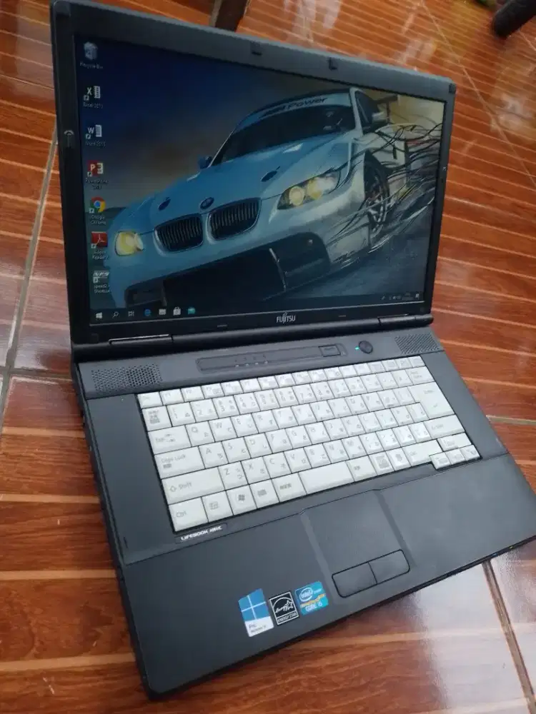 Laptop fujitsu core i5 ( mulus jarang pakai )