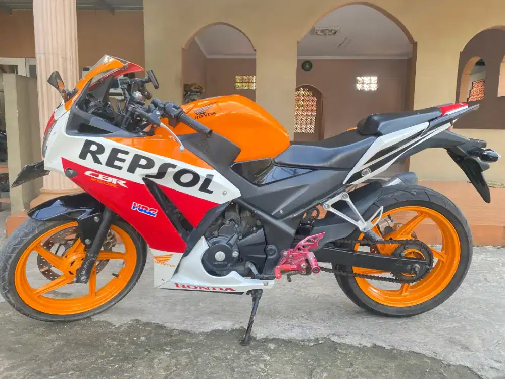 Honda CBR 250 R 2014 K33