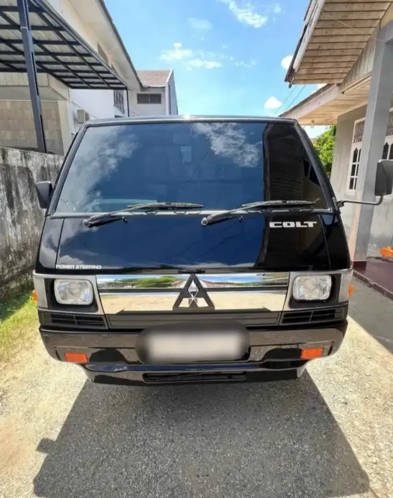 Mitsubishi L300