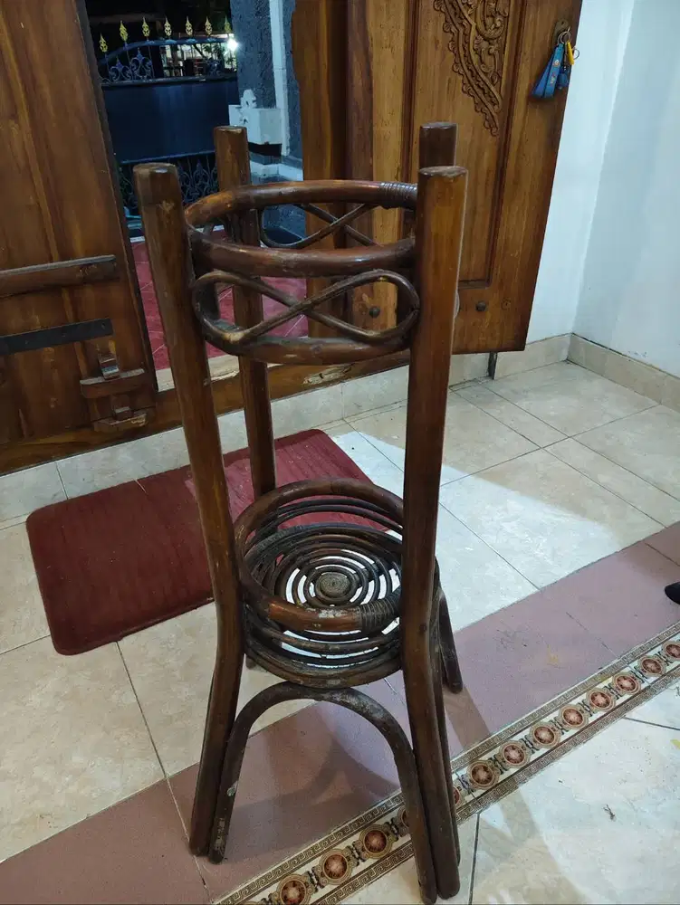 Tempat galon minum kayu