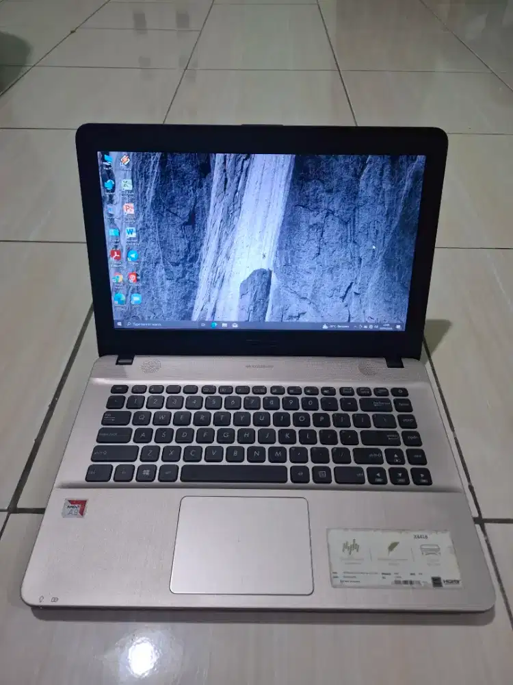 Laptop asus Amd A9 Ram 4 gb