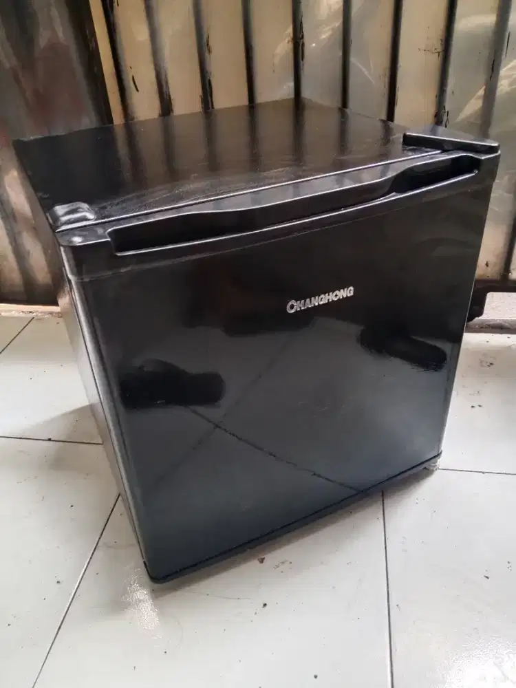 KULKAS MINIBAR CHANGHONG