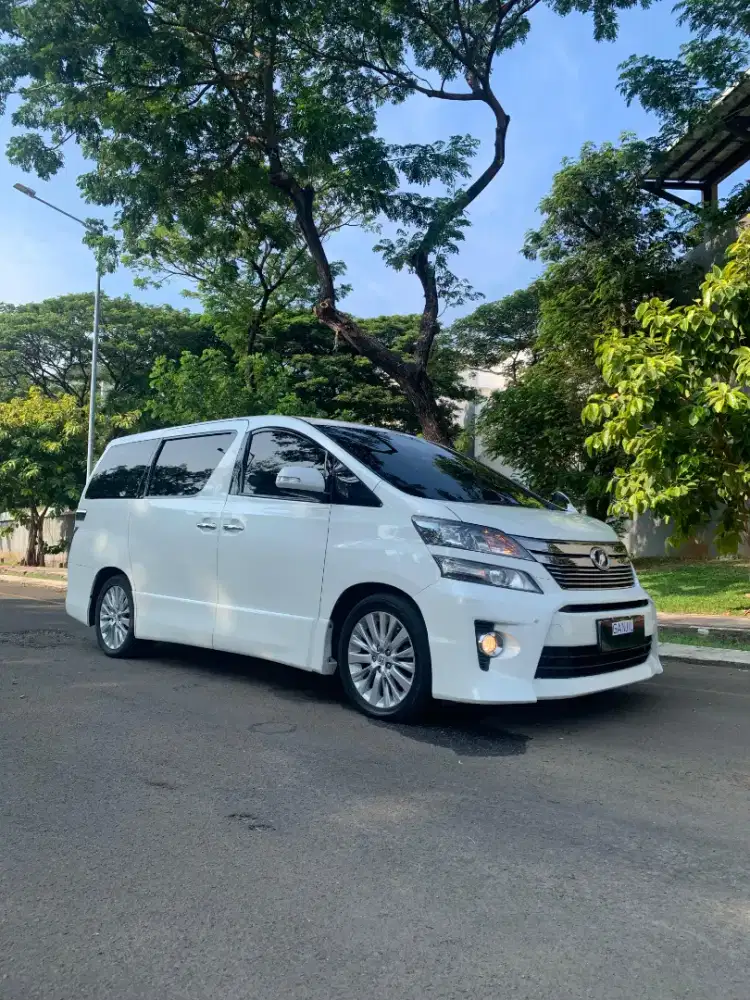 Toyota vellfire zg 2014