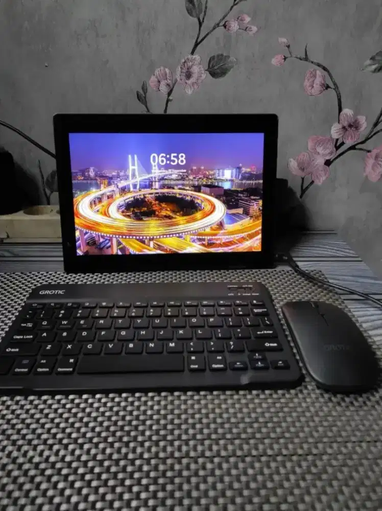 Laptop Lenovo Ideapad ram 4gb windows 11 minus retak tombol pisah