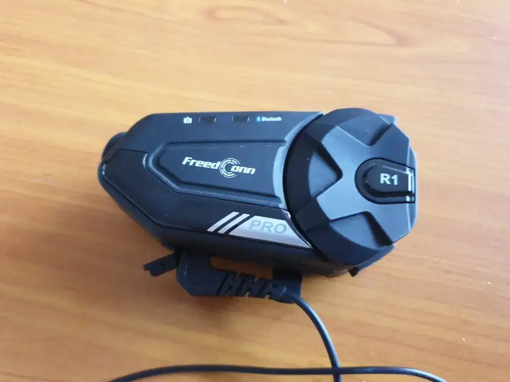 Freedconn R1 Pro Motor Bluetooth Helm Interkom Intercom Second